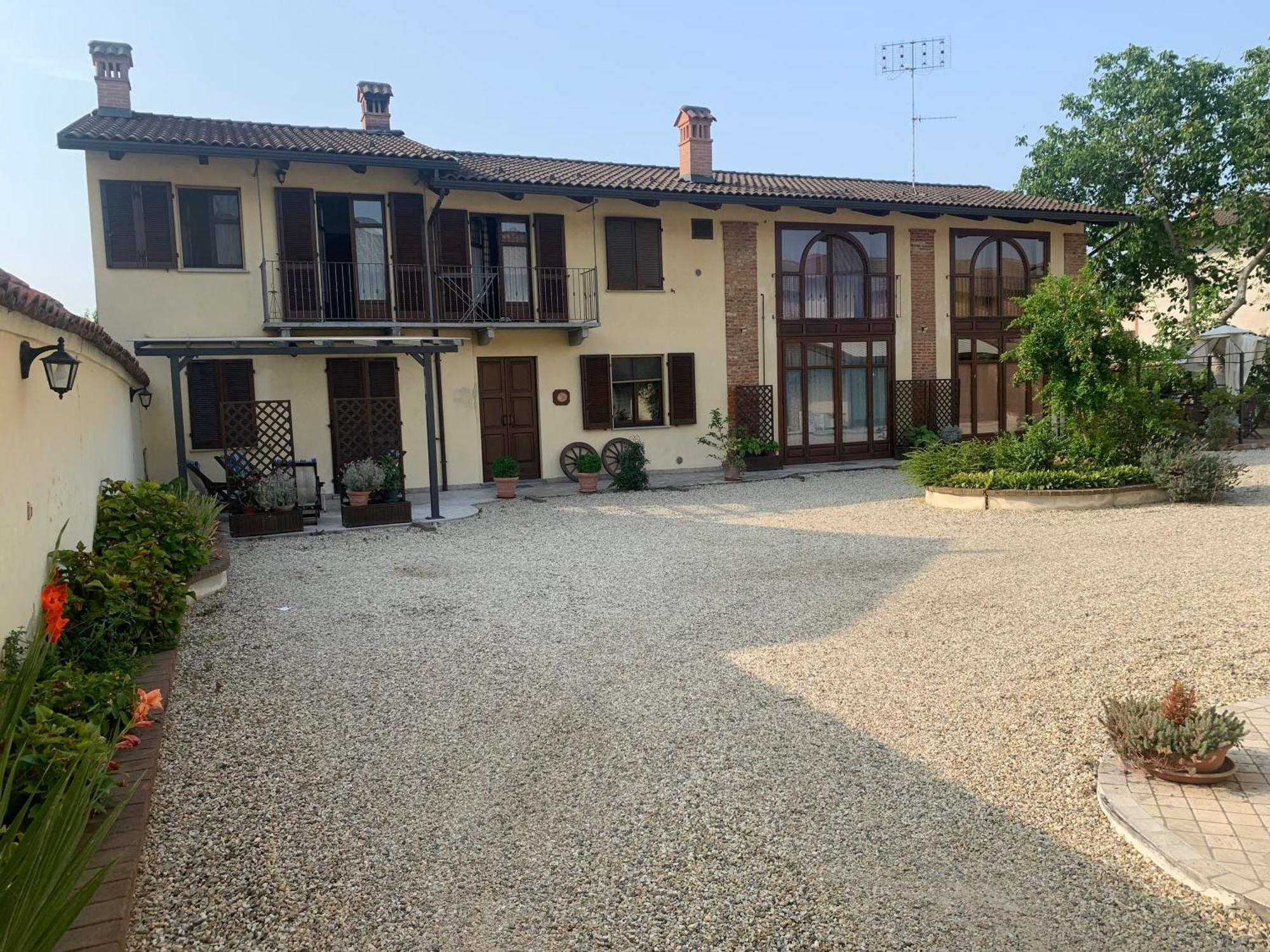 Al Calar Della Sera Sommariva del Bosco Bagian luar foto