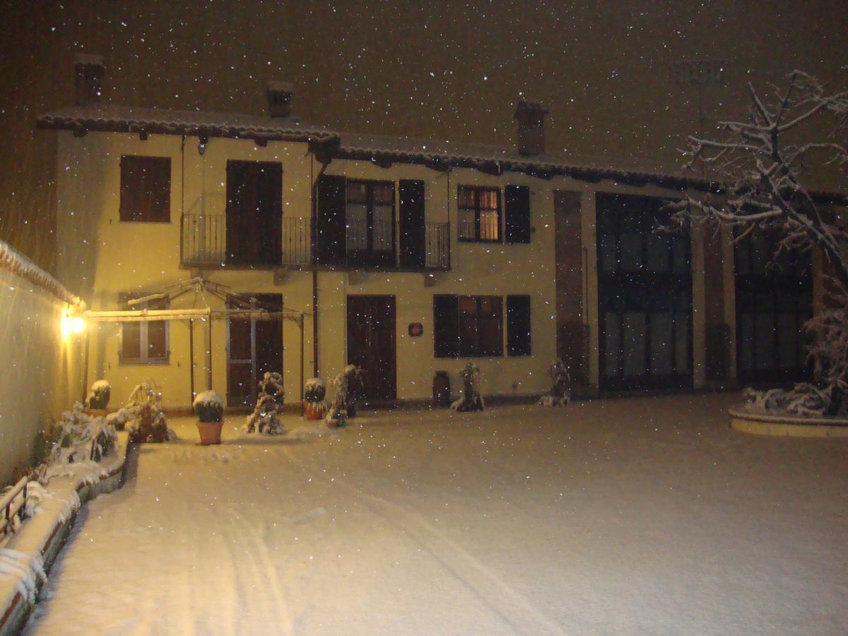 Al Calar Della Sera Sommariva del Bosco Bagian luar foto
